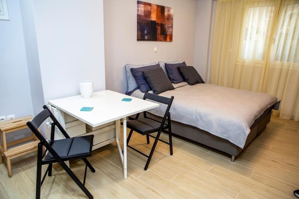 With Amenities In Kolonaki Athens