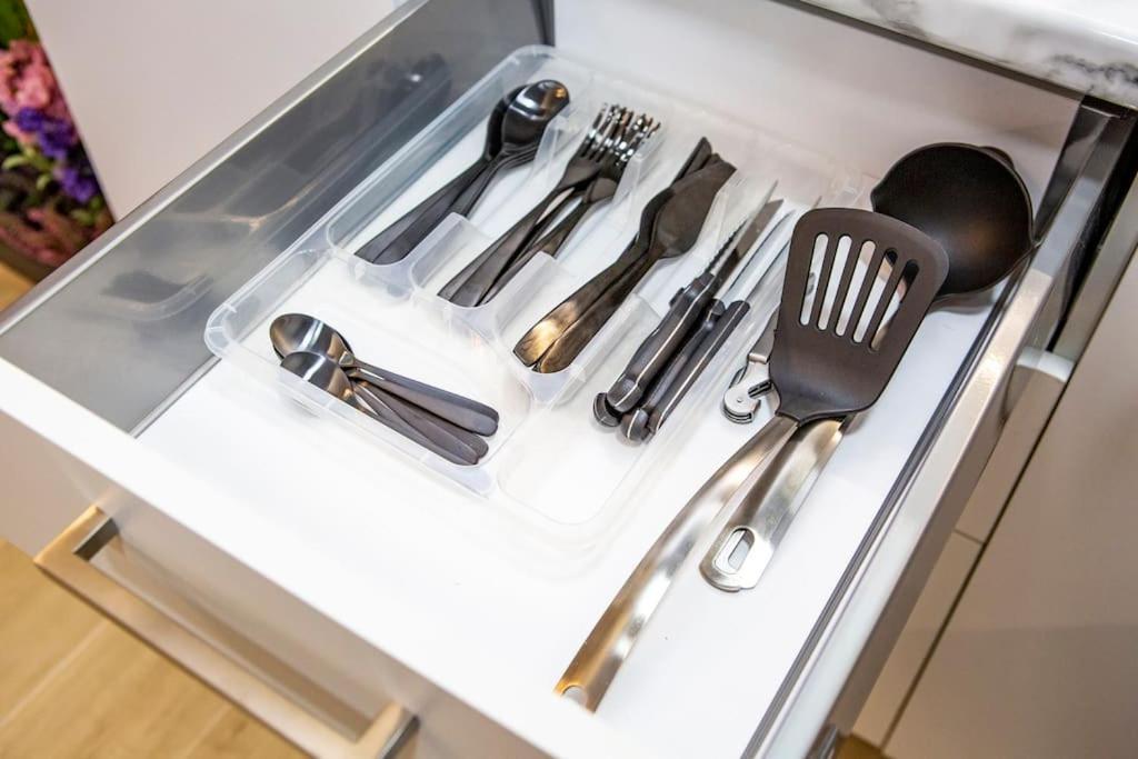 With Amenities In Kolonaki