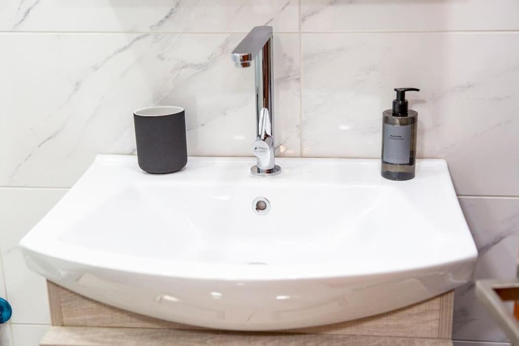 With Amenities In Kolonaki Athens