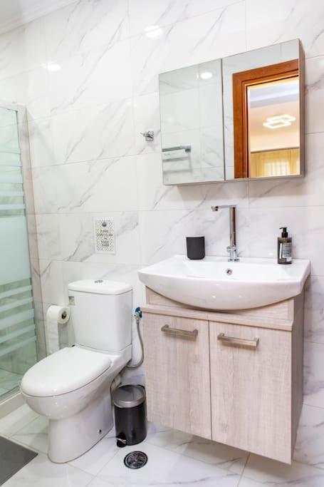 With Amenities In Kolonaki Apartment