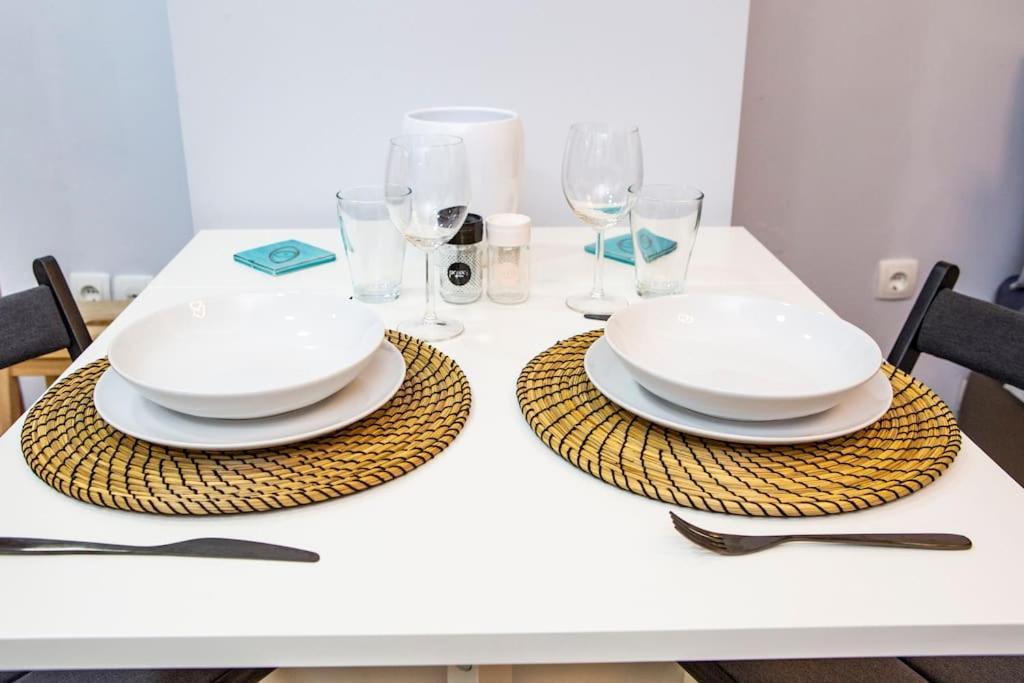 With Amenities In Kolonaki Apartment *